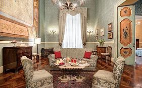 Arthouse Lady Marys Tribunali Luxury Suite